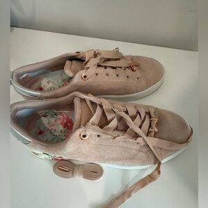 Ted Baker London
Women's Pink Roully Sneaker